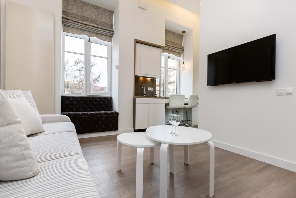 Center Avenue Apartment