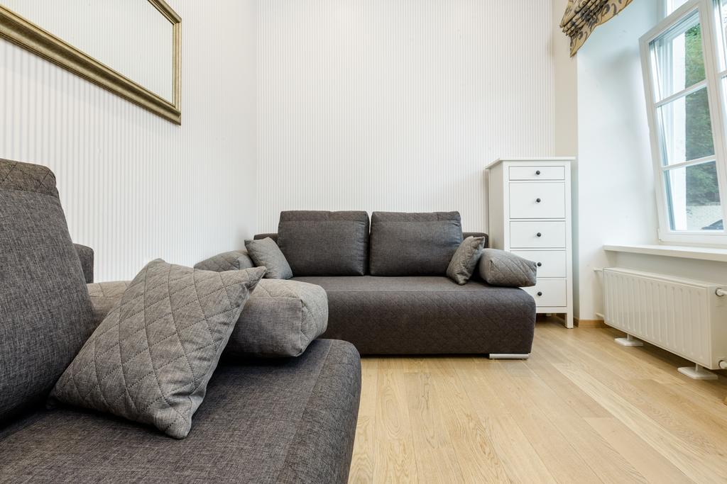 Center Avenue Apartment